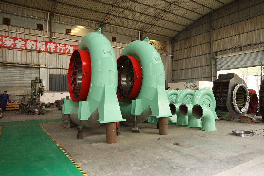 Su Türbini Jeneratörü 300KW-20MW Güç çıkışı fırçasız heyecanlandırma Dikey kurulum 300-3000rpm Hız