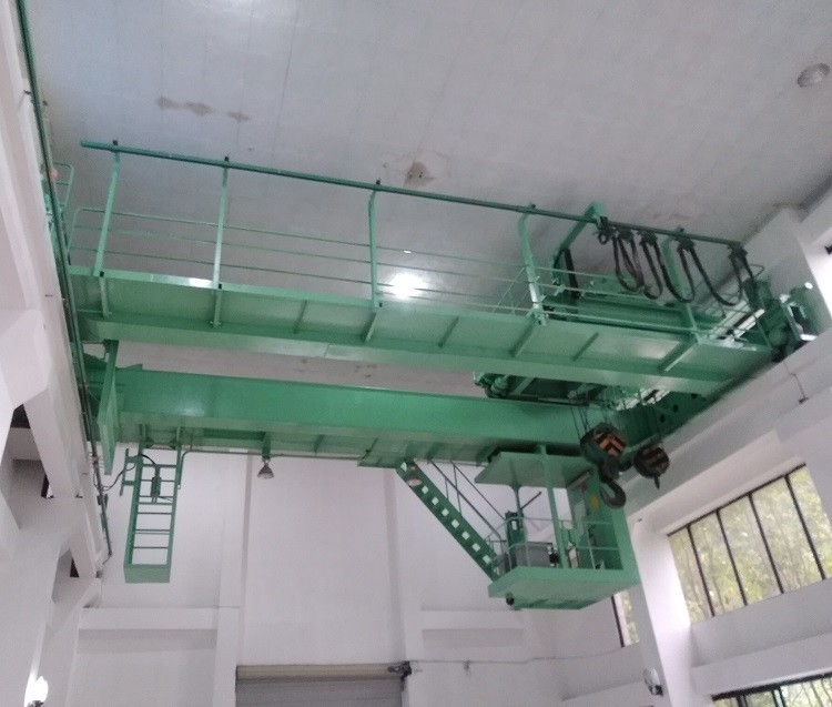 Özel fırçasız su türbünü 450-1000 RPM Dikey Kurulum Hava/Su Soğutma 300-3000rpm