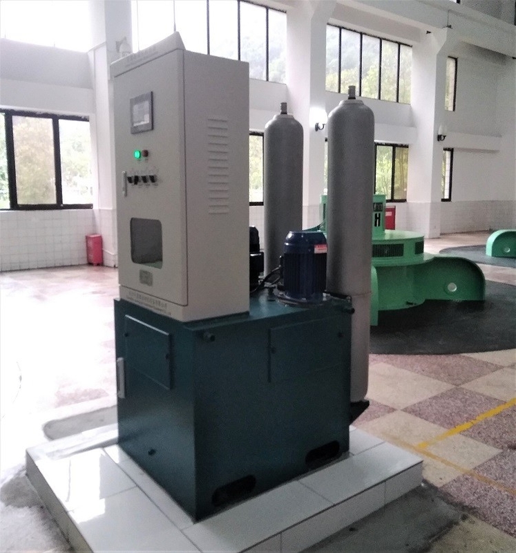 Özel fırçasız su türbünü 450-1000 RPM Dikey Kurulum Hava/Su Soğutma 300-3000rpm