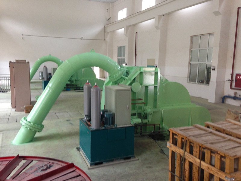 Verimlilik Pelton türbin jeneratörü IP54 Rated Air/Oil Cooling Speed Range 500-3000r/min