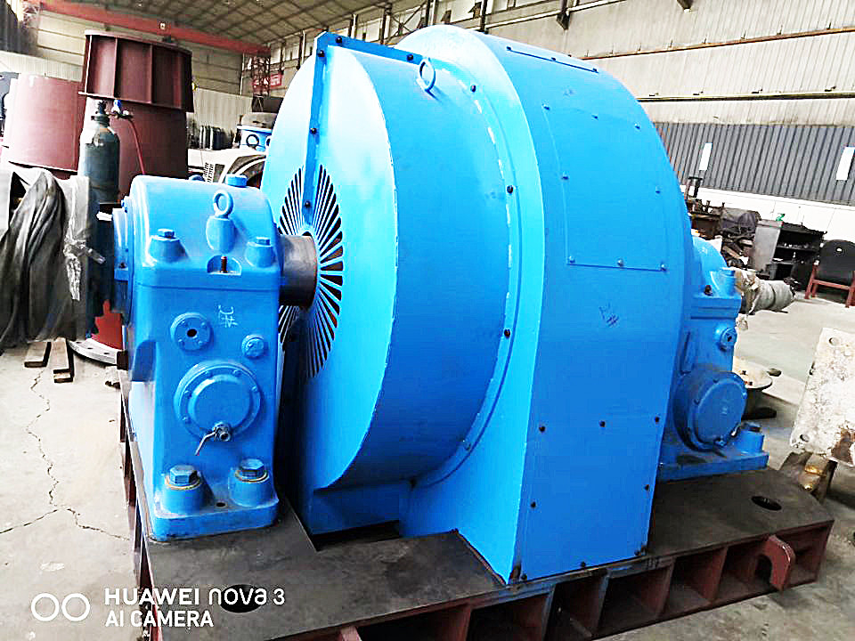 Güç çıkışı fırçasız su türbini jeneratörü 300-3000rpm Hız aralığı 220V-690V Adli voltaj