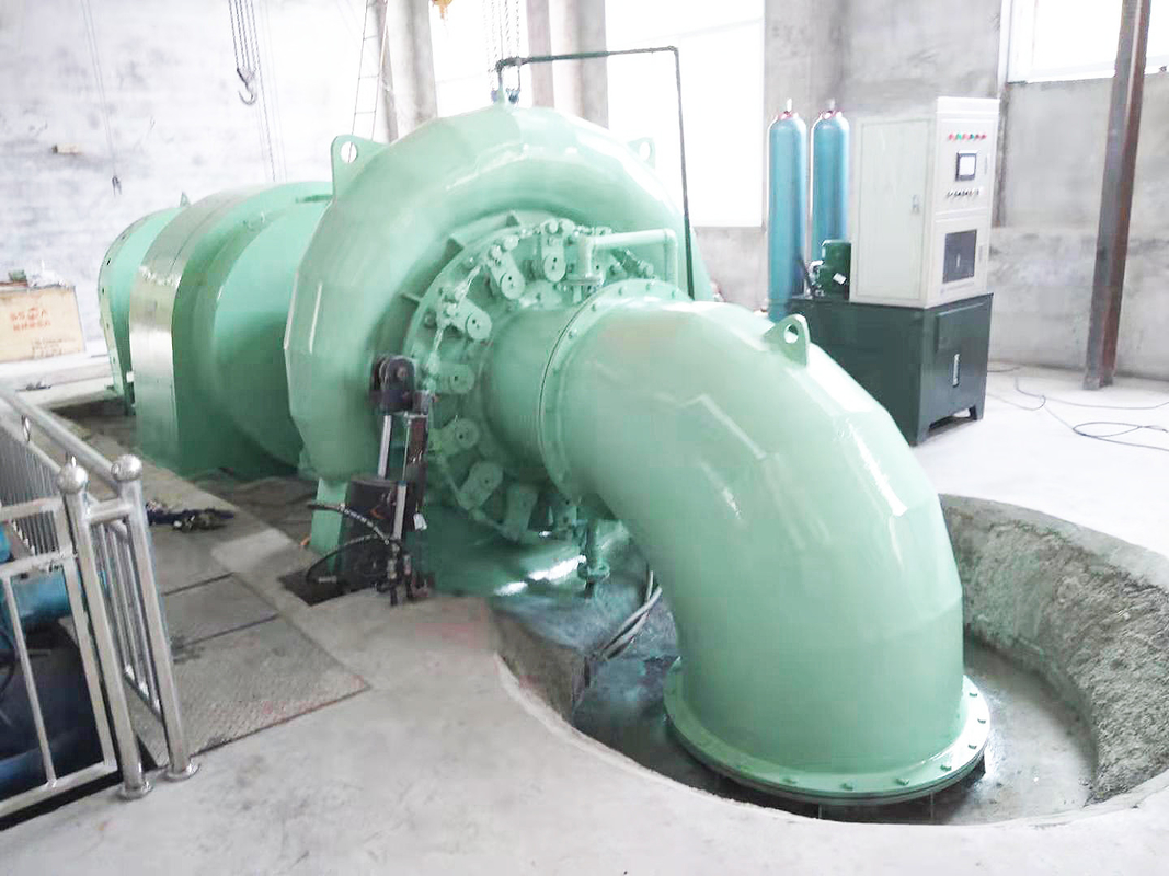 Dikey veya yatay Francis Turbine Jeneratörü 400V 800V 6.3kV 10kV 50Hz/ 60HZ 20m-300M Rated Water Head