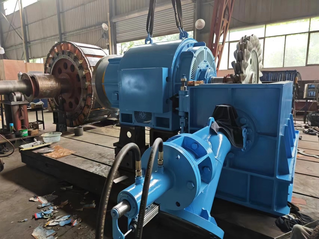 Çeşitli su başlıklarında frekanslı enerji üretimi için 500-20 000kw çelik hidro türbin jeneratörü
