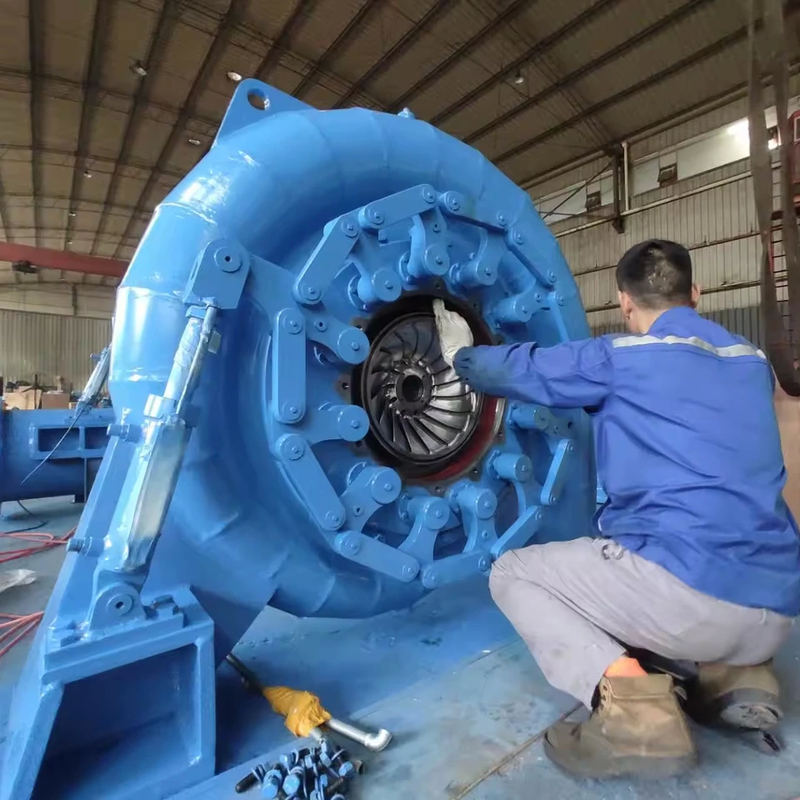690V 20MW Dikey Su Türbini Jeneratörü Hava / Su Soğutma İç / Dış Yerleştirme