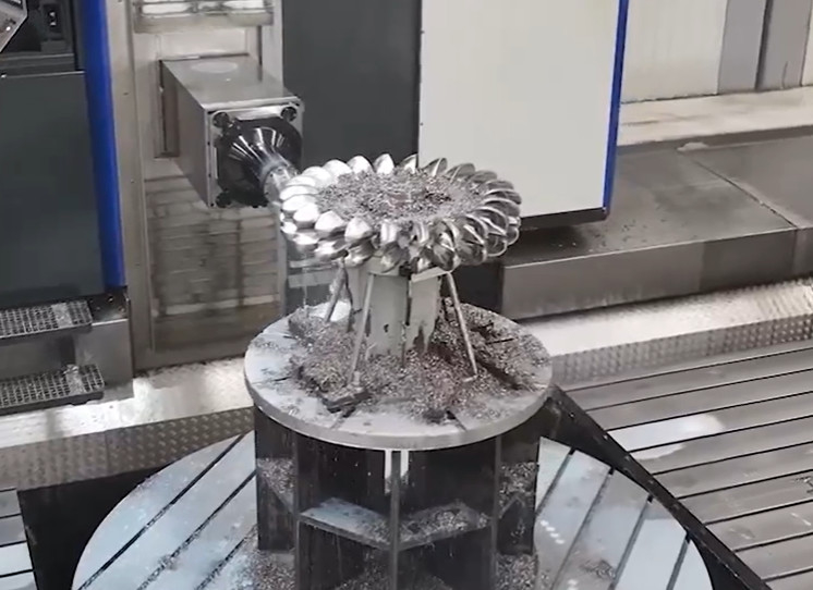 Altın demir Pelton Wheel Turbine Generator Güç üretimi için 100A-1000A 100KW-50MW değerli akım
