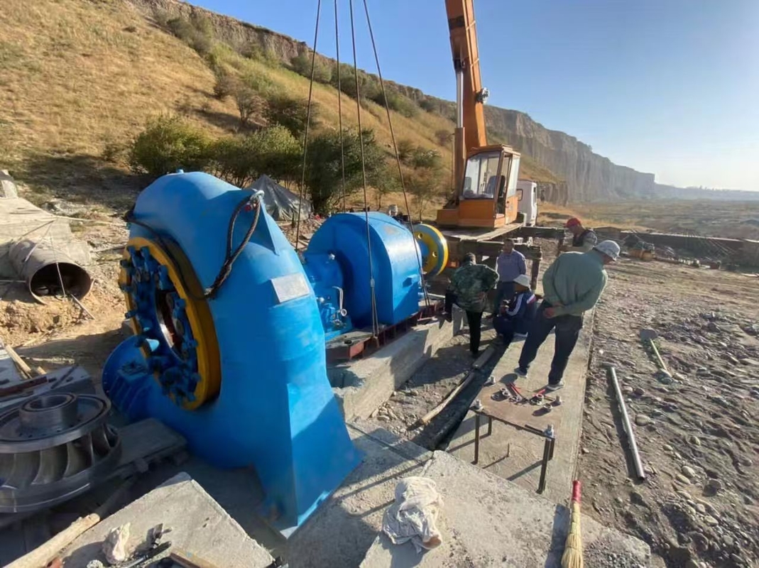 200kw-20mw Su türbini jeneratörü Dikey / yatay kurulum Uzun kullanım süresi