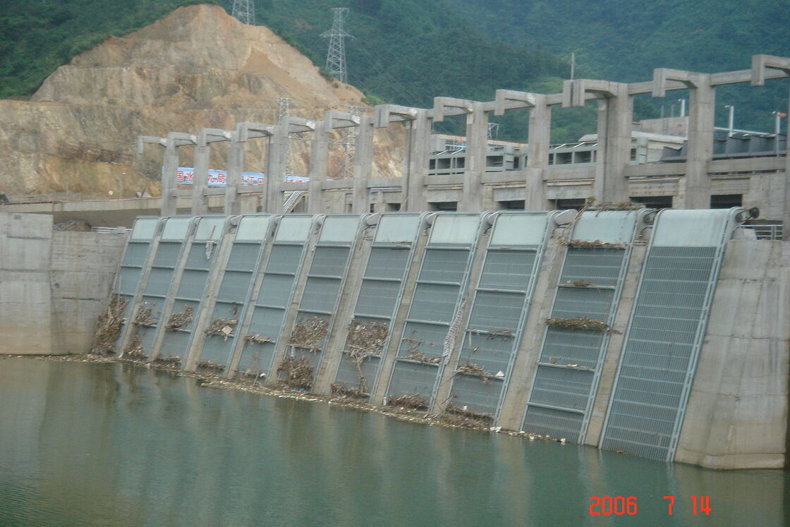 Endüstriyel çöp rafı temizleme makinesinin gücü 0,40-1000KW ve atıkların verimli bir şekilde kaldırılması için 4,5 - 16 mm kalınlığı