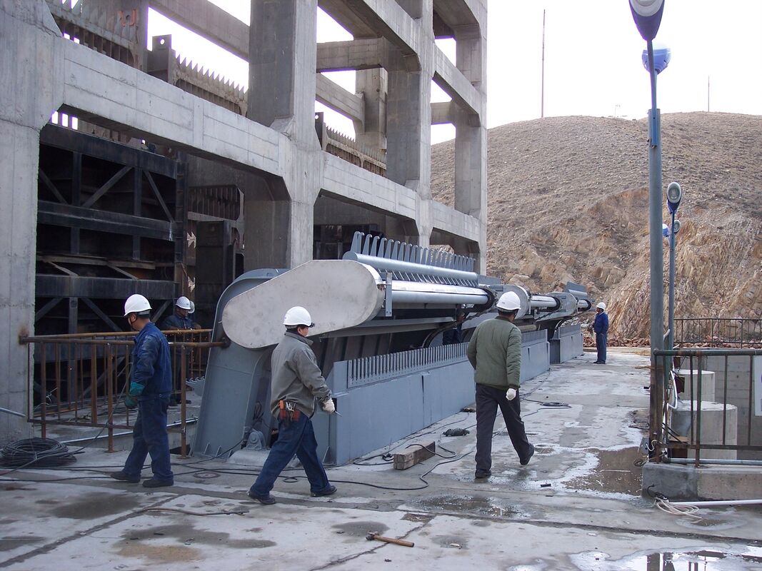 Kalınlığı 4.5 ila 16 mm Çöp rafı temizleme makinesinin hız aralığı 150 RPM'den 1000 RPM'ye kadar ve raf genişliği uyumluluğu 0,5 ila 3 metre