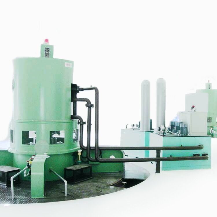 İşlemini sağlayan yatay veya dikey düzenleme şekli ile donatılmış ayarlanabilir bıçak açısı hidroelektrik enerji türbini