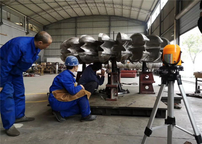 Çapsız veya statik uyarma sistemi dahil olmak üzere hidroelektrik enerjisi için tasarlanmış çapı 200 mm yüksek başlı Pelton türbini