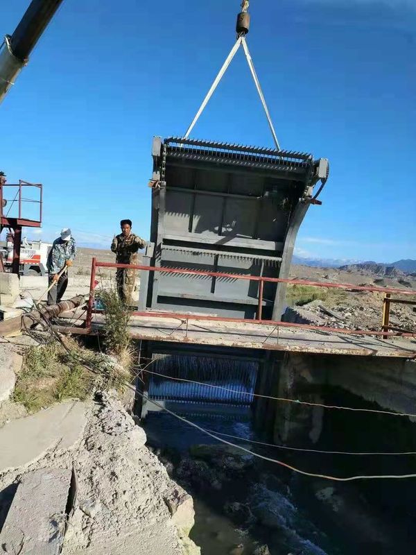 OEM Çöp Rack Temizleme Makinesi 4,5 ila 16 mm kalınlığı ve su alımının bakımı için 0,39 ila 15 mm ızgara aralığı ile