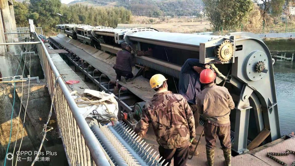 OEM Çöp Rack Temizleme Makinesi 4,5 ila 16 mm kalınlığı ve su alımının bakımı için 0,39 ila 15 mm ızgara aralığı ile