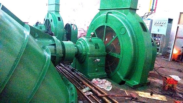 Fırça veya fırça olmadan uyarı ile yatay kurulumlu su türbini jeneratörü