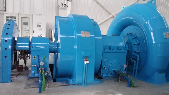 Otomatik Paslanmaz Çelik Francis Turbin Jeneratörü 400V 800V 6.3kV 10kV Dikey veya Yatay